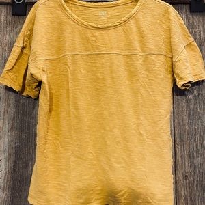 Mustard yellow tshirt